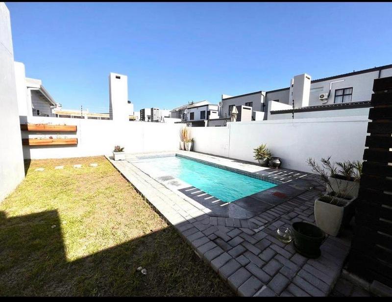 3 Bedroom Property for Sale in Sandown Western Cape